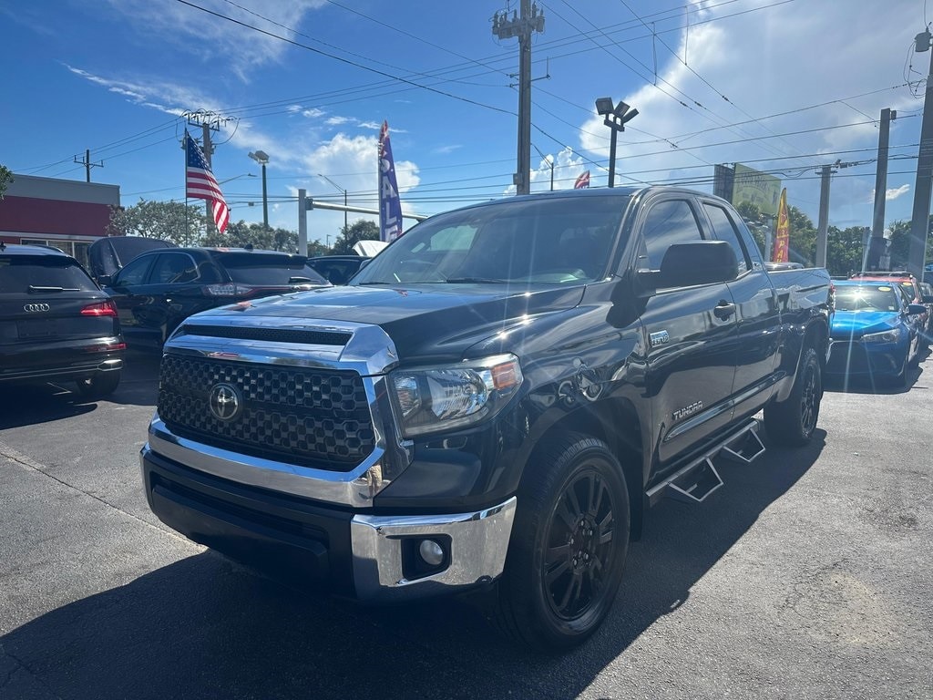 2020 Toyota Tundra SR5's photo