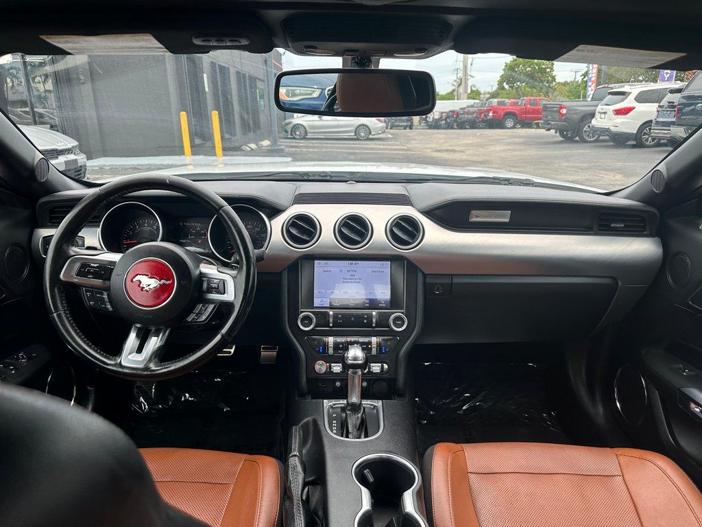 2019 Ford Mustang EcoBoost - Photo 15