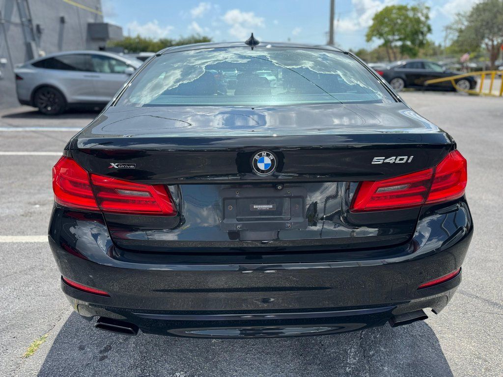 2019 BMW 5 Series 540i - Photo 6