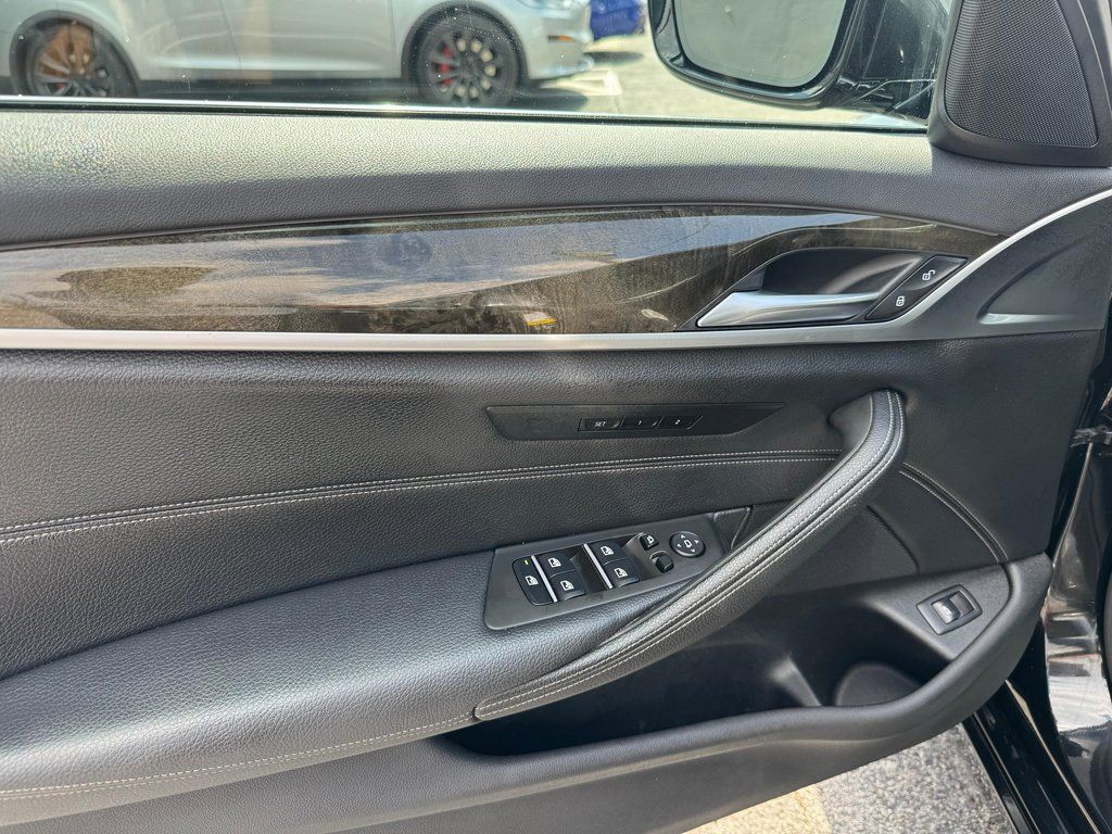2019 BMW 5 Series 540i - Photo 27