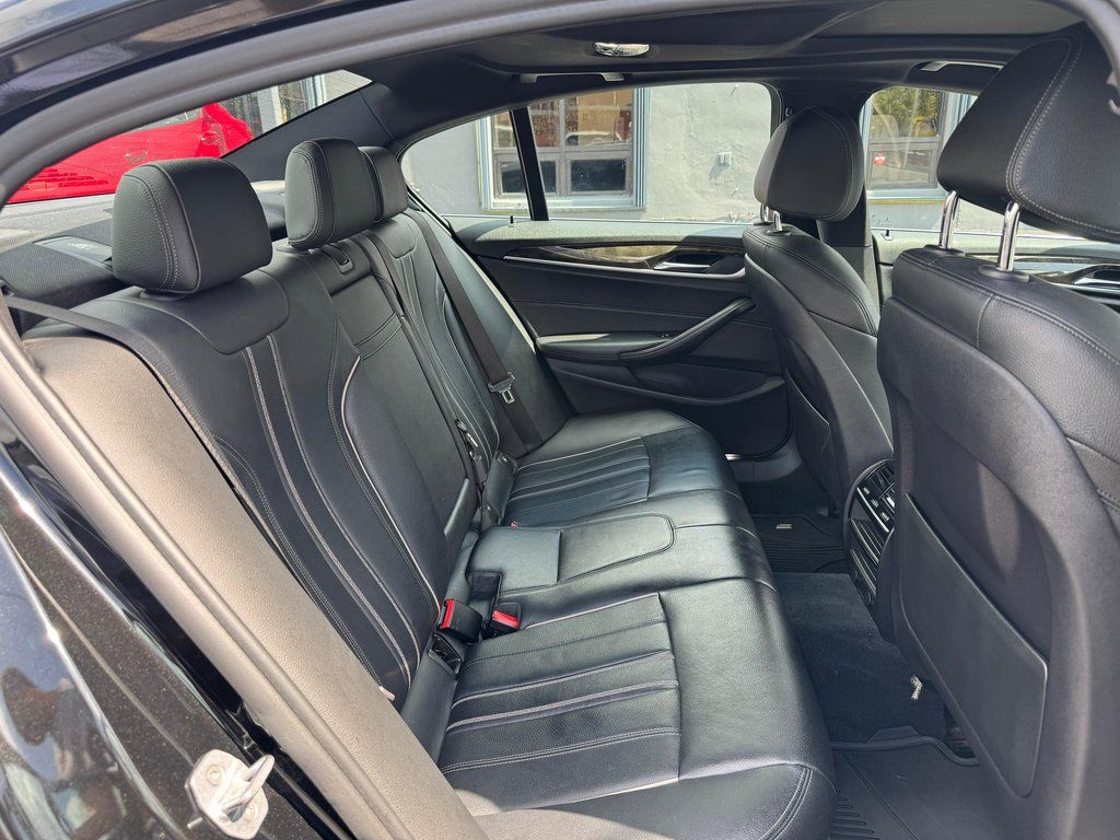 2019 BMW 5 Series 540i - Photo 24