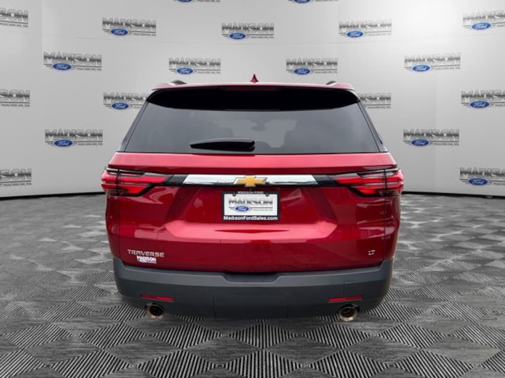 Used 2023 Chevrolet Traverse LT SUV