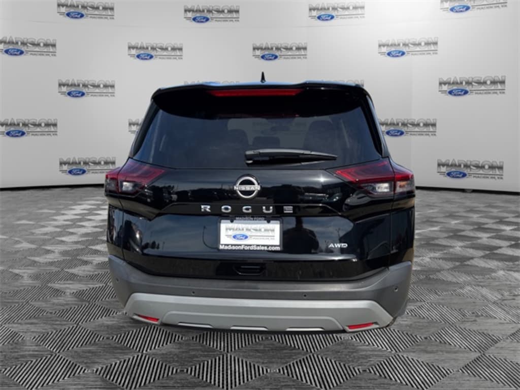 Used 2023 Nissan Rogue S SUV