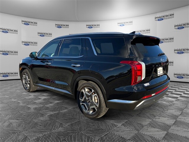 2024 Hyundai Palisade Limited photo 3