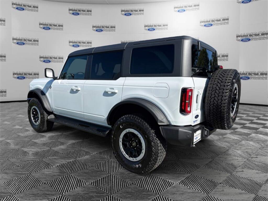 New 2025 Ford Bronco Outer Banks SUV