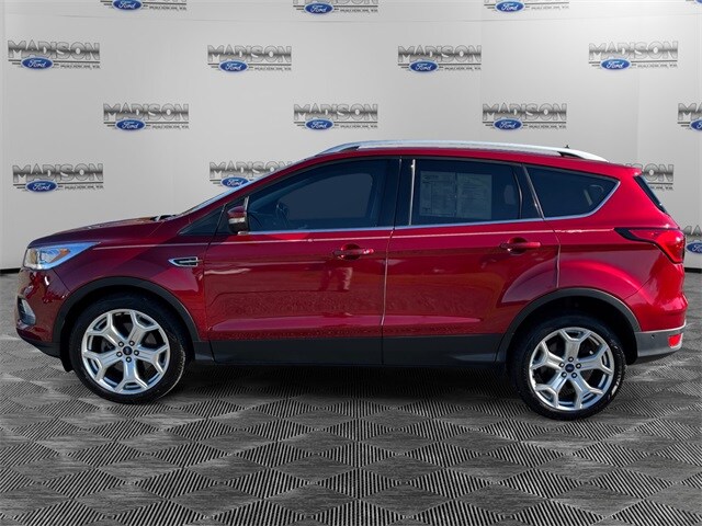 2019 Ford Escape Titanium photo 2