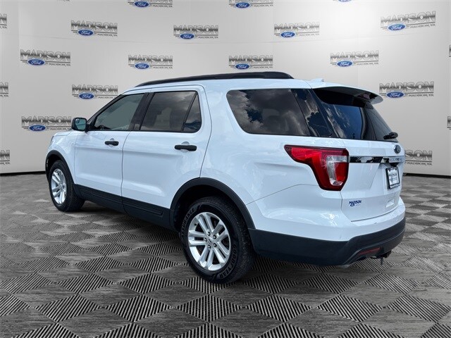 2017 Ford Explorer Base photo 2