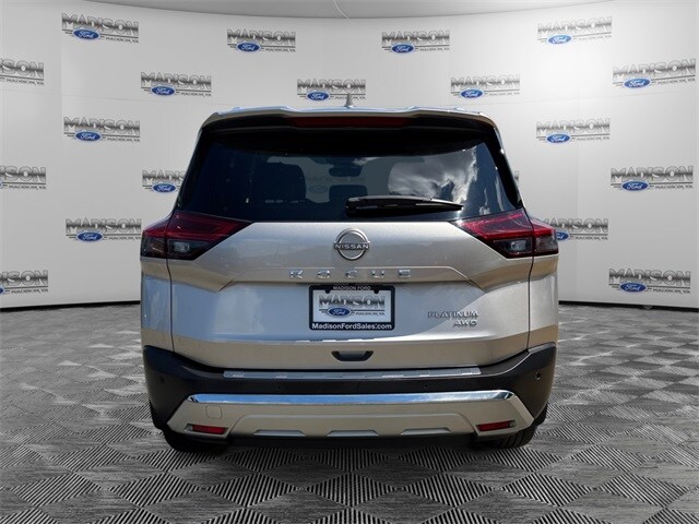 2023 Nissan Rogue Platinum photo 3
