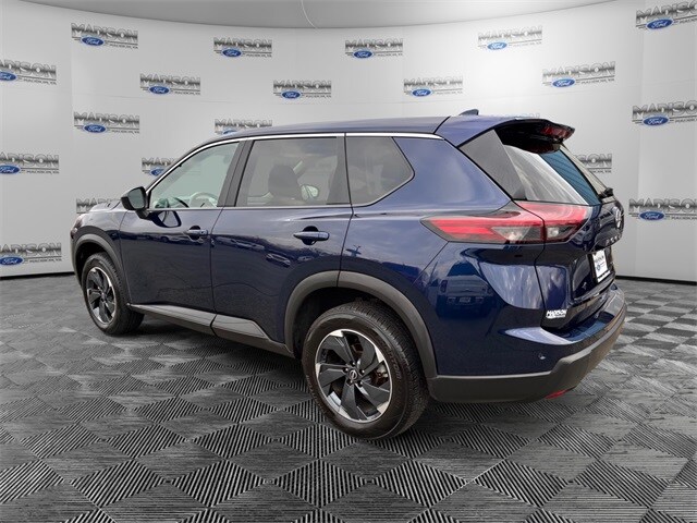 2024 Nissan Rogue SV photo 3