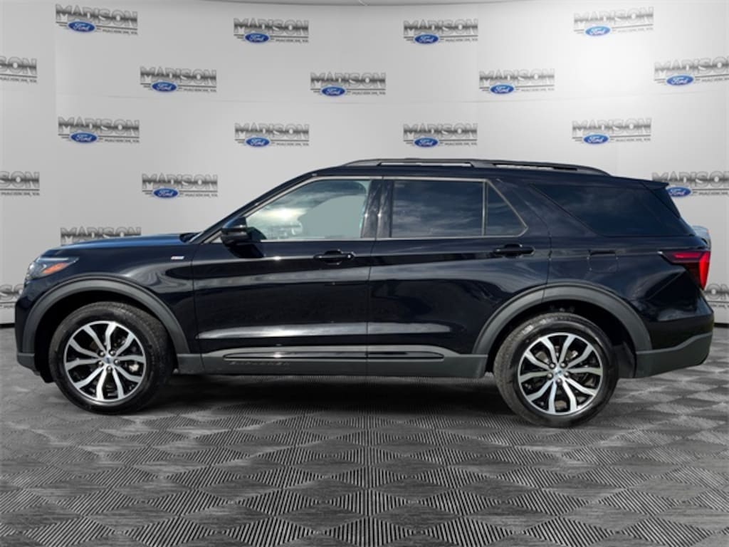 Used 2025 Ford Explorer ST-Line SUV