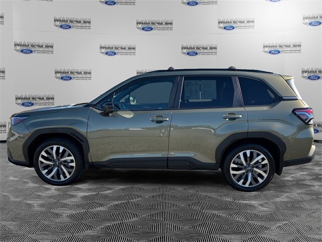 2025 Subaru Forester Touring photo 2