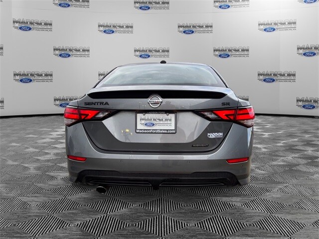 2023 Nissan Sentra SR photo 3