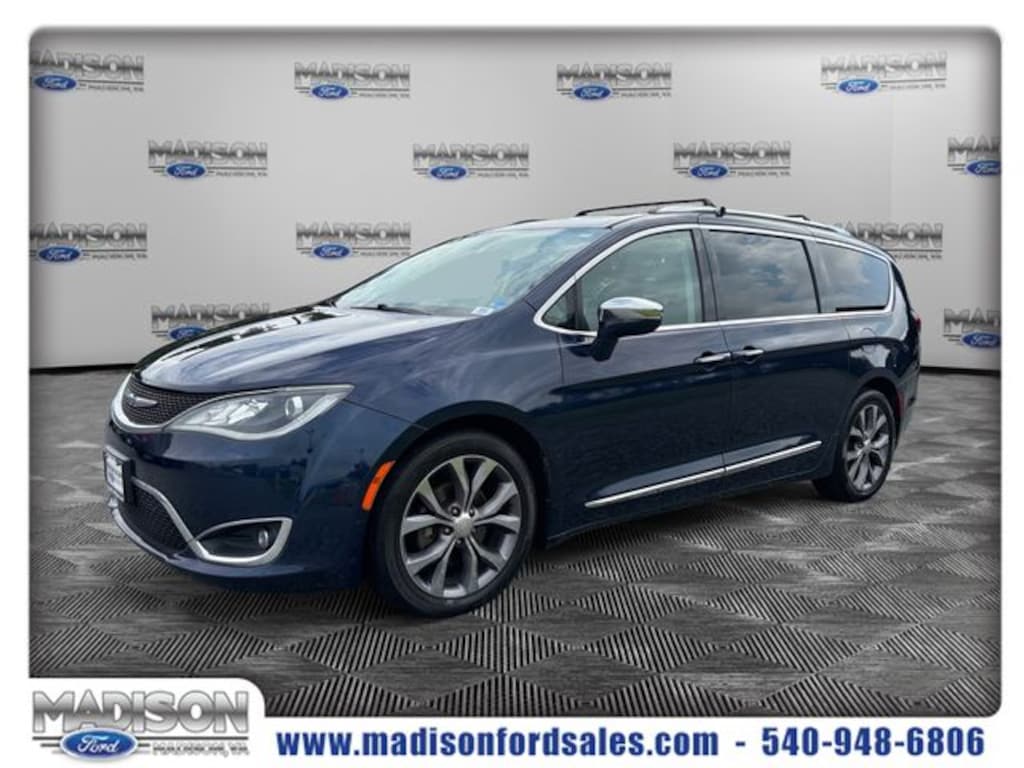Used 2017 Chrysler Pacifica Limited Minivan/Van