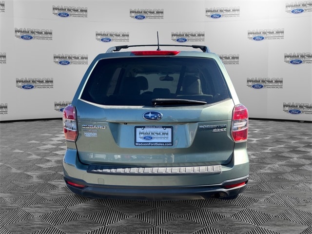 2015 Subaru Forester 2.5i Premium photo 3