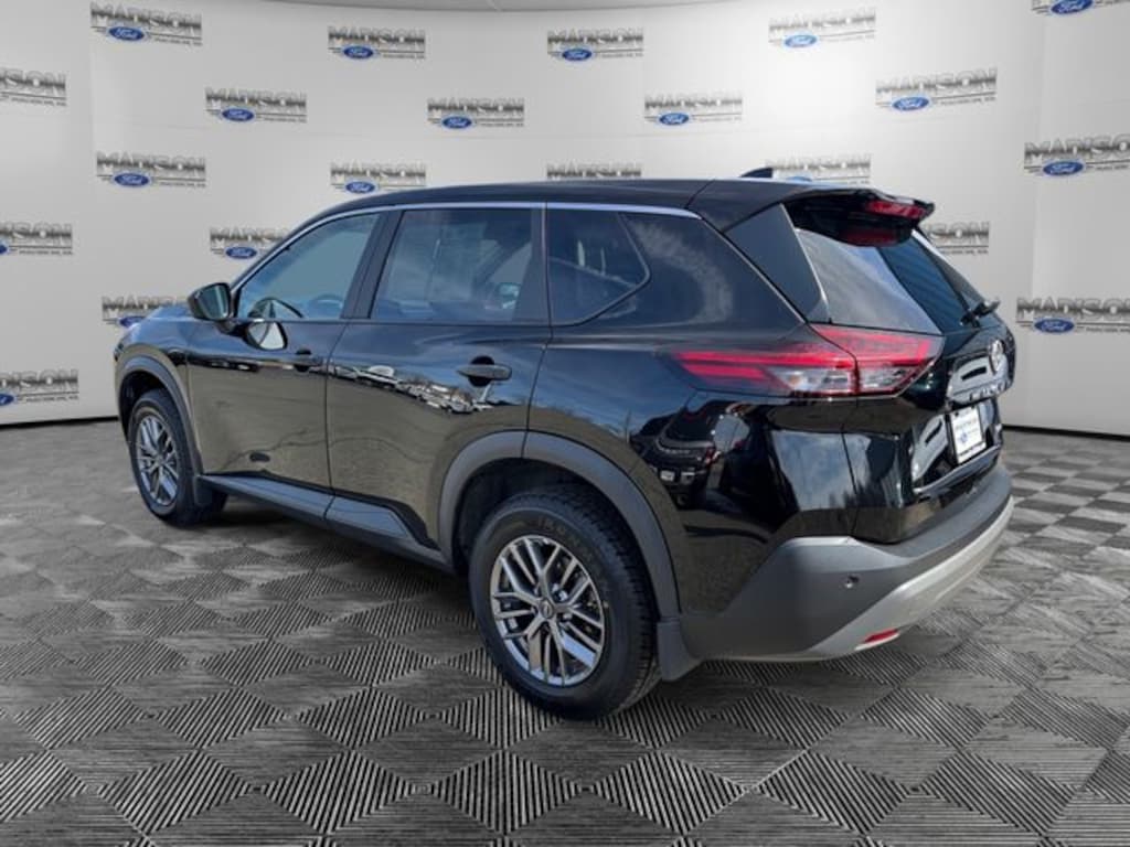 Used 2023 Nissan Rogue S SUV