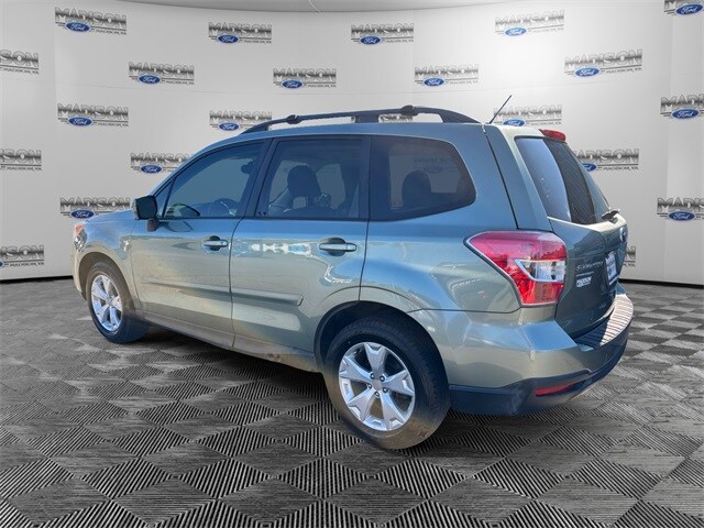 2015 Subaru Forester 2.5i Premium photo 2