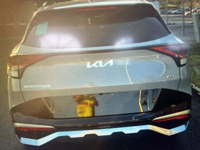 2023 Kia Sportage photo 3