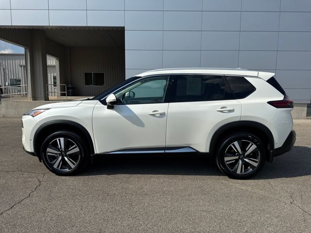 2022 Nissan Rogue SL photo 2