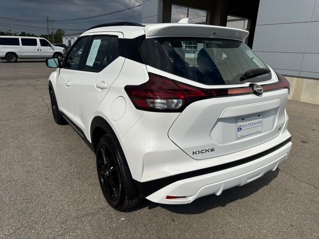 2024 Nissan Kicks SR photo 3