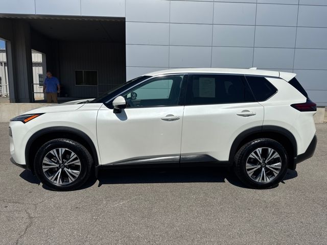 2021 Nissan Rogue SV photo 2