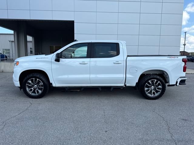 2022 Chevrolet Silverado 1500 RST photo 2