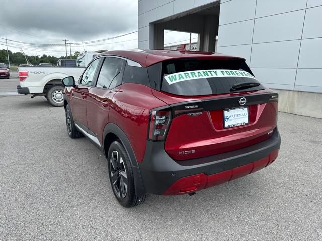 2025 Nissan Kicks SV photo 3