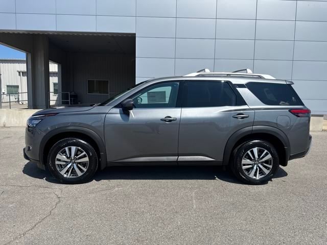 2025 Nissan Pathfinder SL photo 2