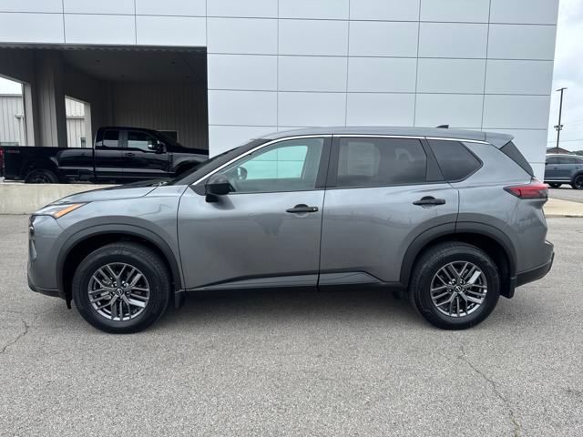 2024 Nissan Rogue S photo 2