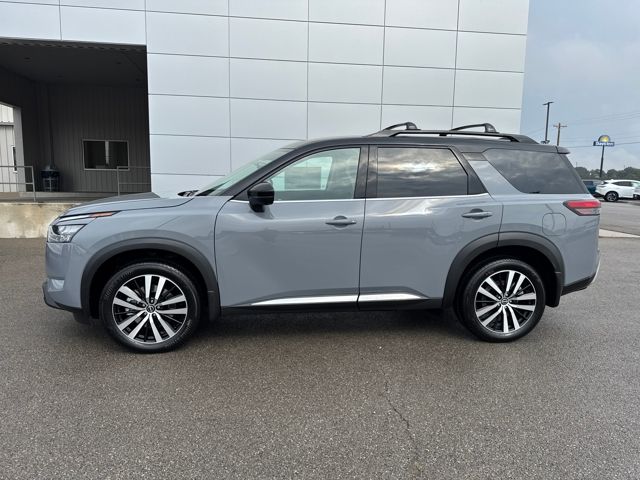 2025 Nissan Pathfinder Platinum photo 2