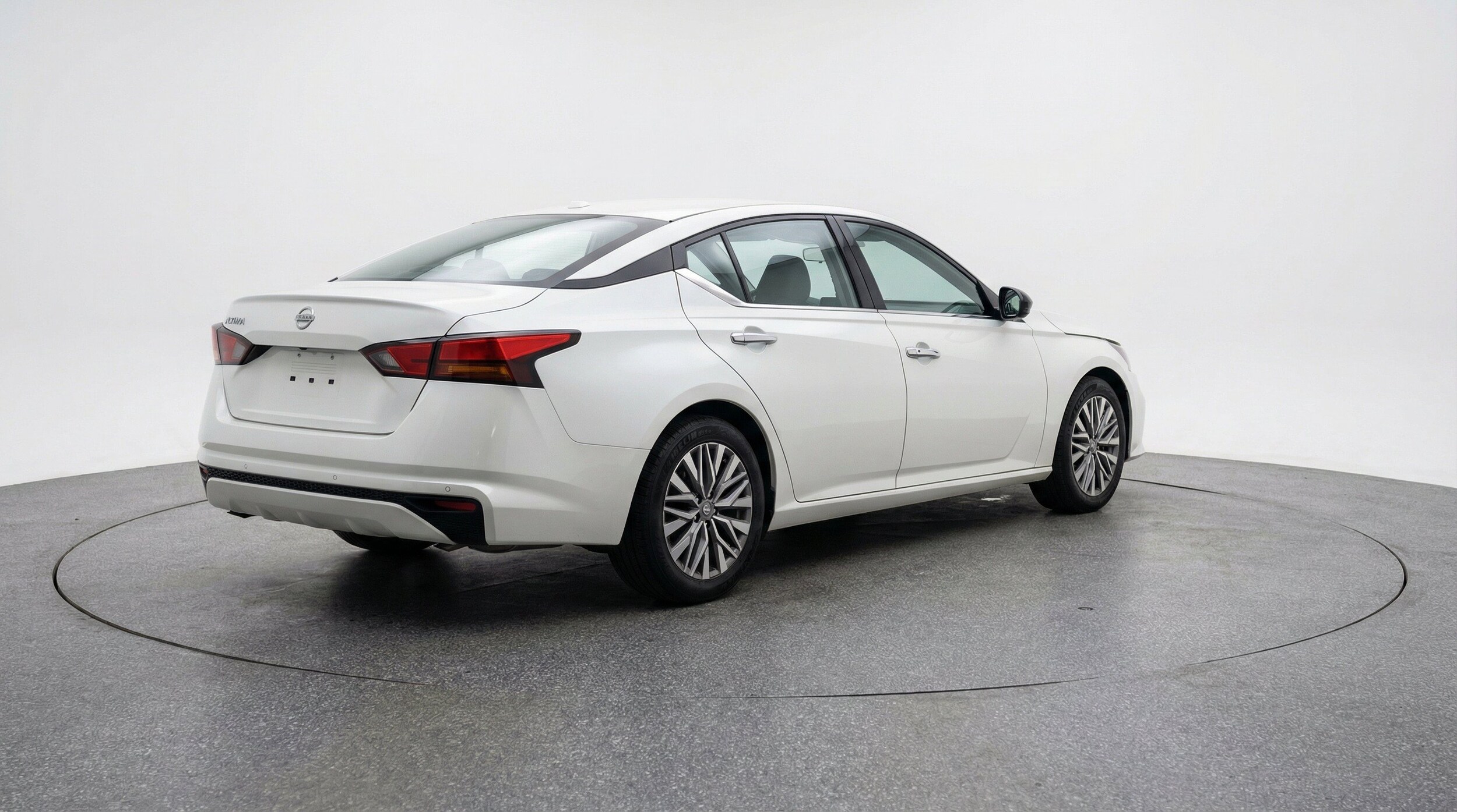 Thumbnail: 2025 Nissan Altima - 9
