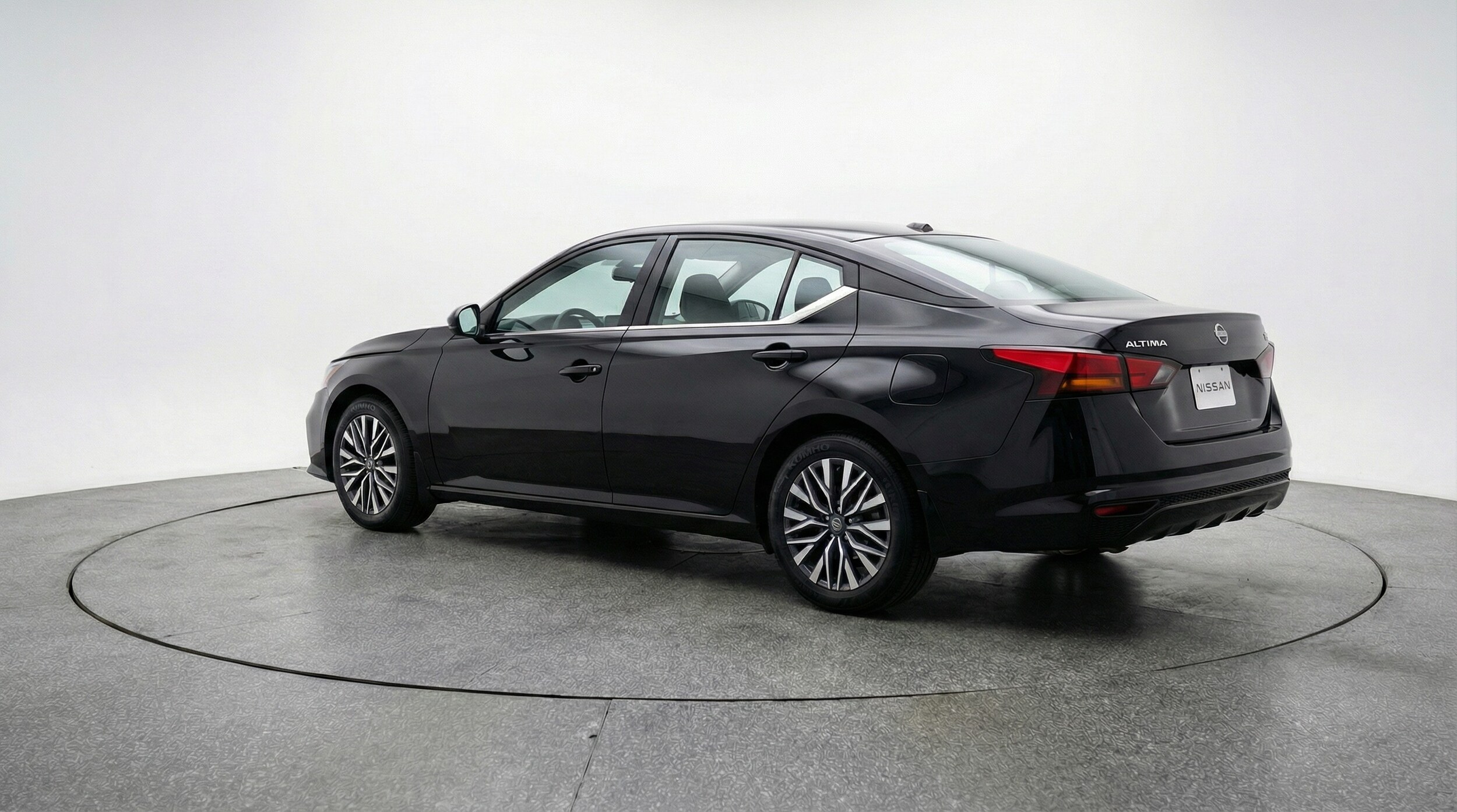 Thumbnail: 2025 Nissan Altima - 5