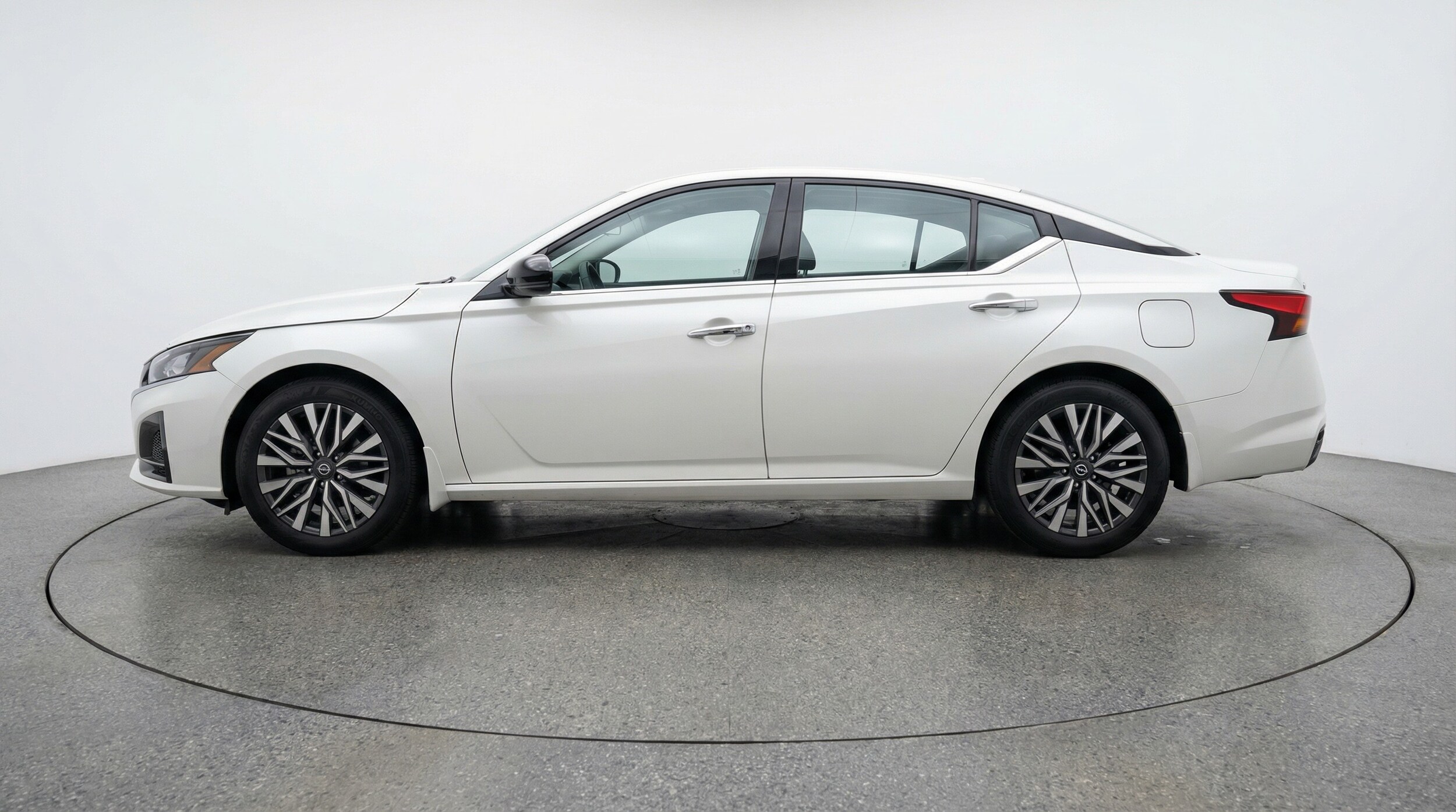 Thumbnail: 2025 Nissan Altima - 4