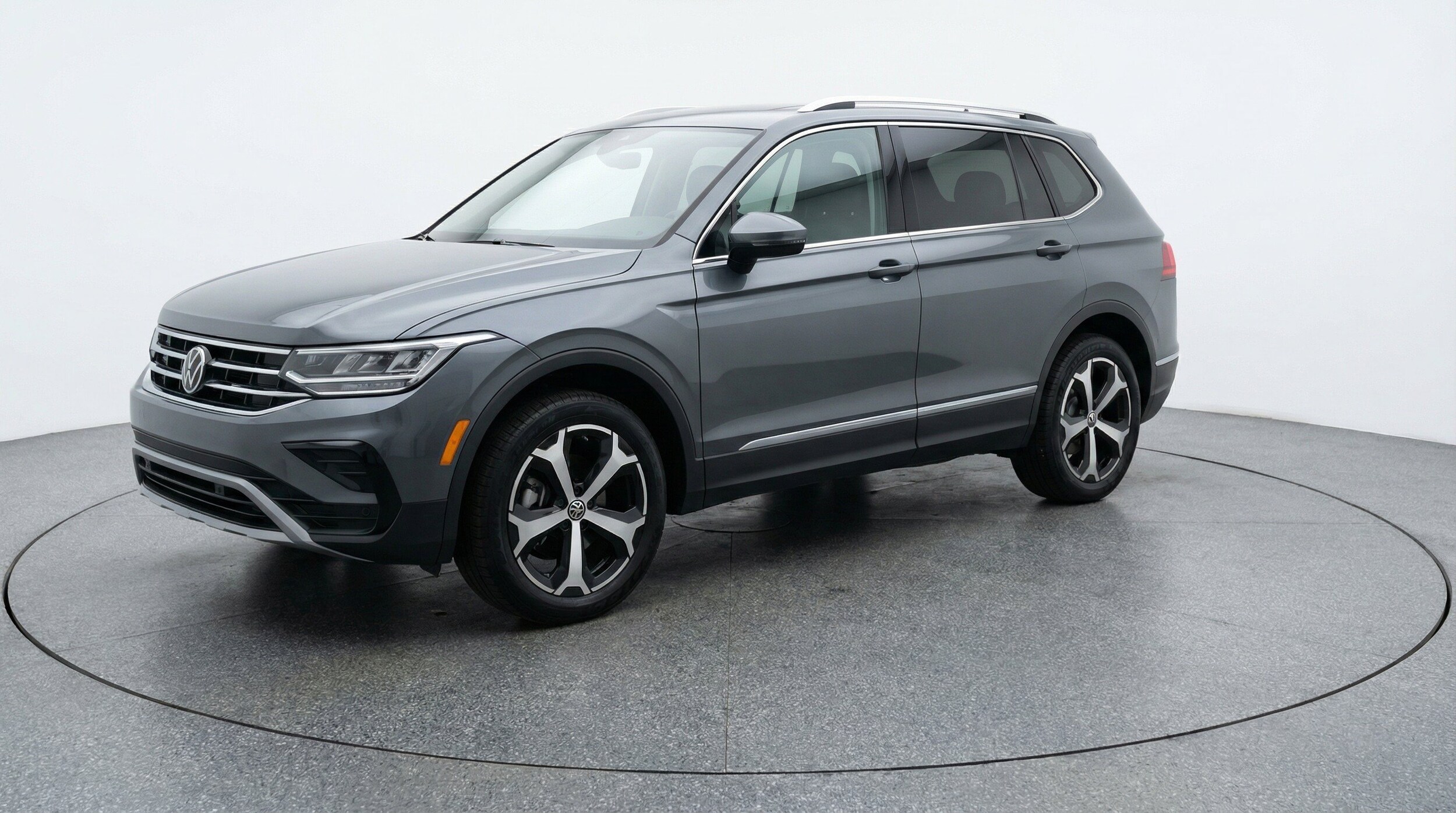 Thumbnail: 2026 Volkswagen Tiguan - 3