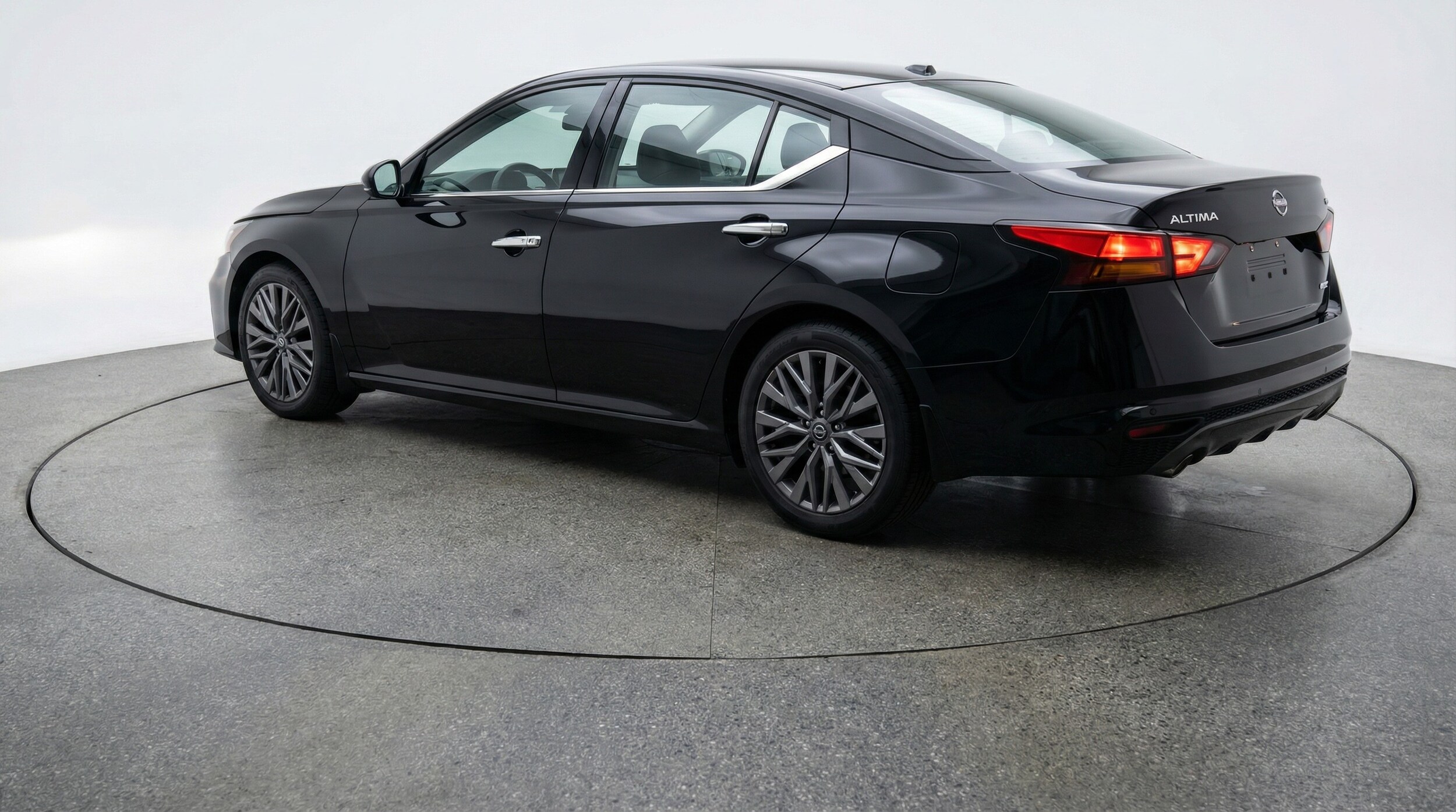 Thumbnail: 2025 Nissan Altima - 5