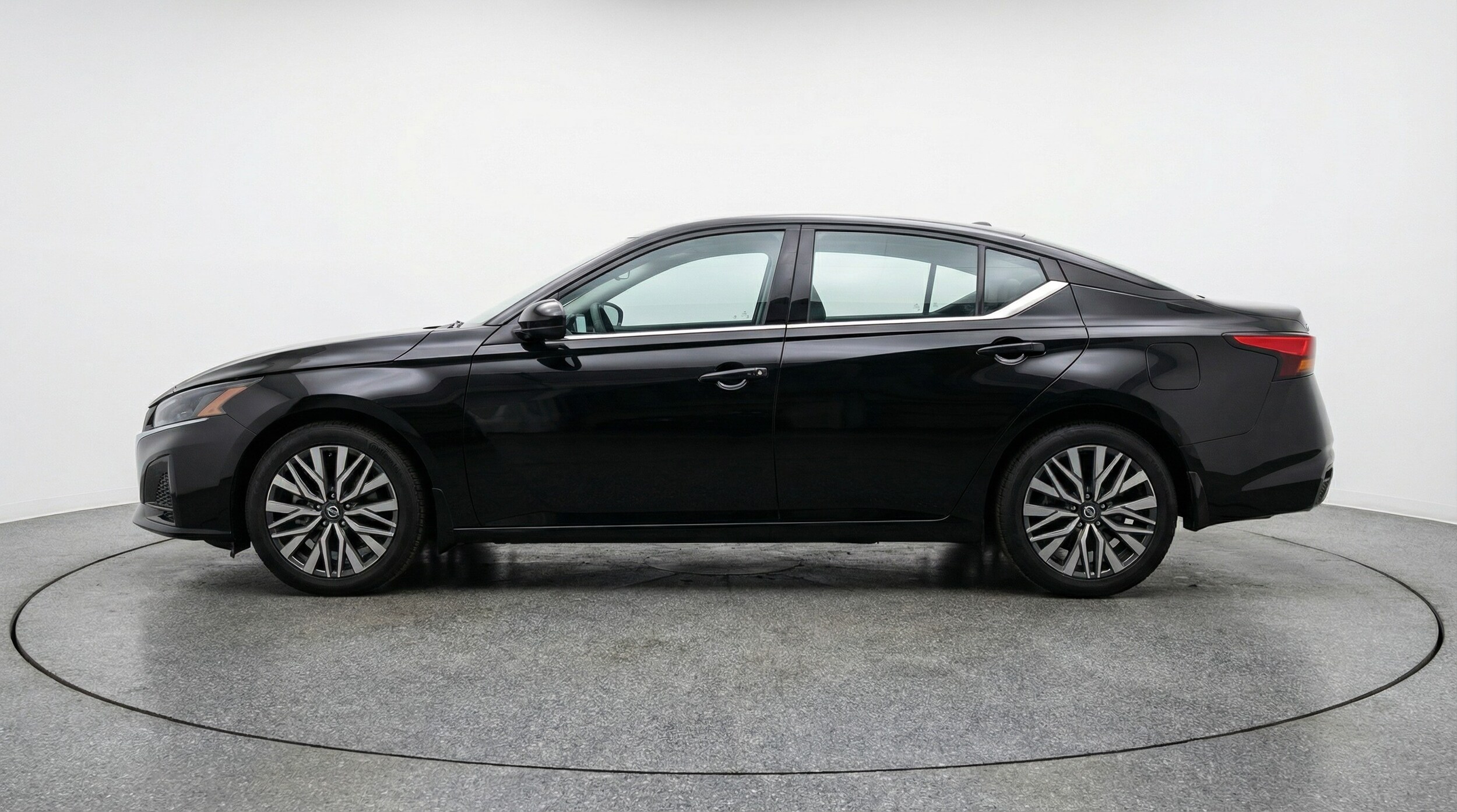 Thumbnail: 2025 Nissan Altima - 4