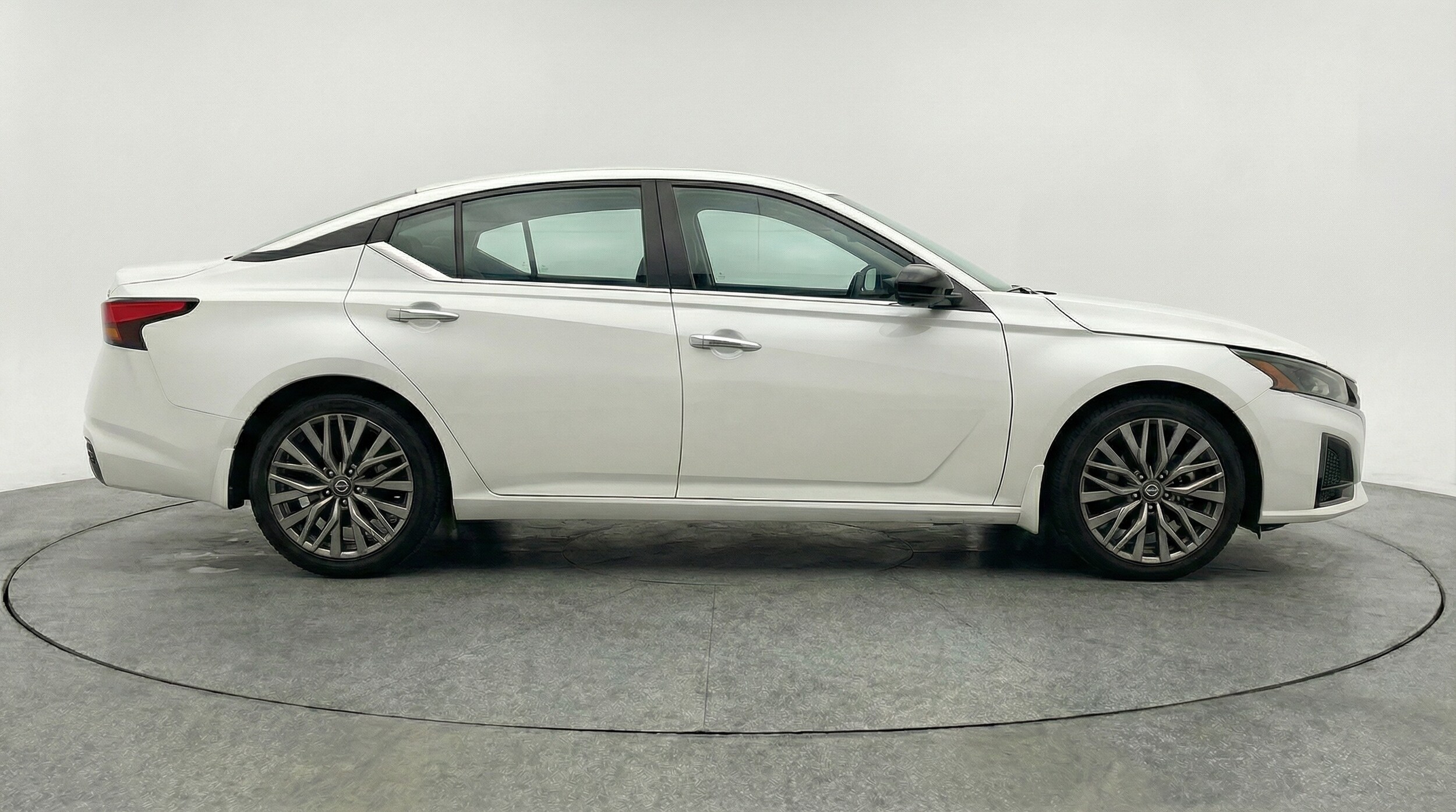 Thumbnail: 2025 Nissan Altima - 8