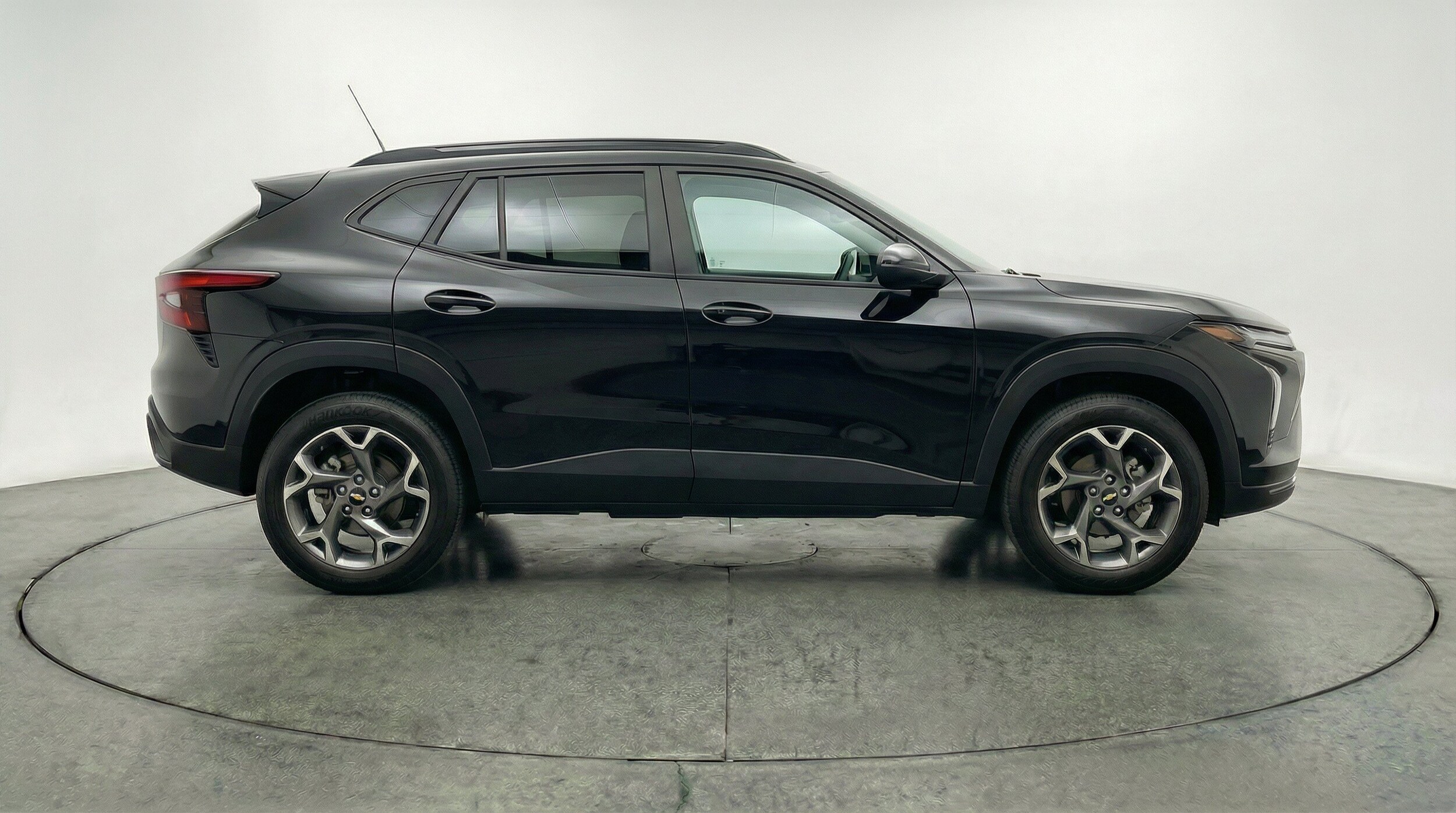 Thumbnail: 2025 Chevrolet Trax - 10