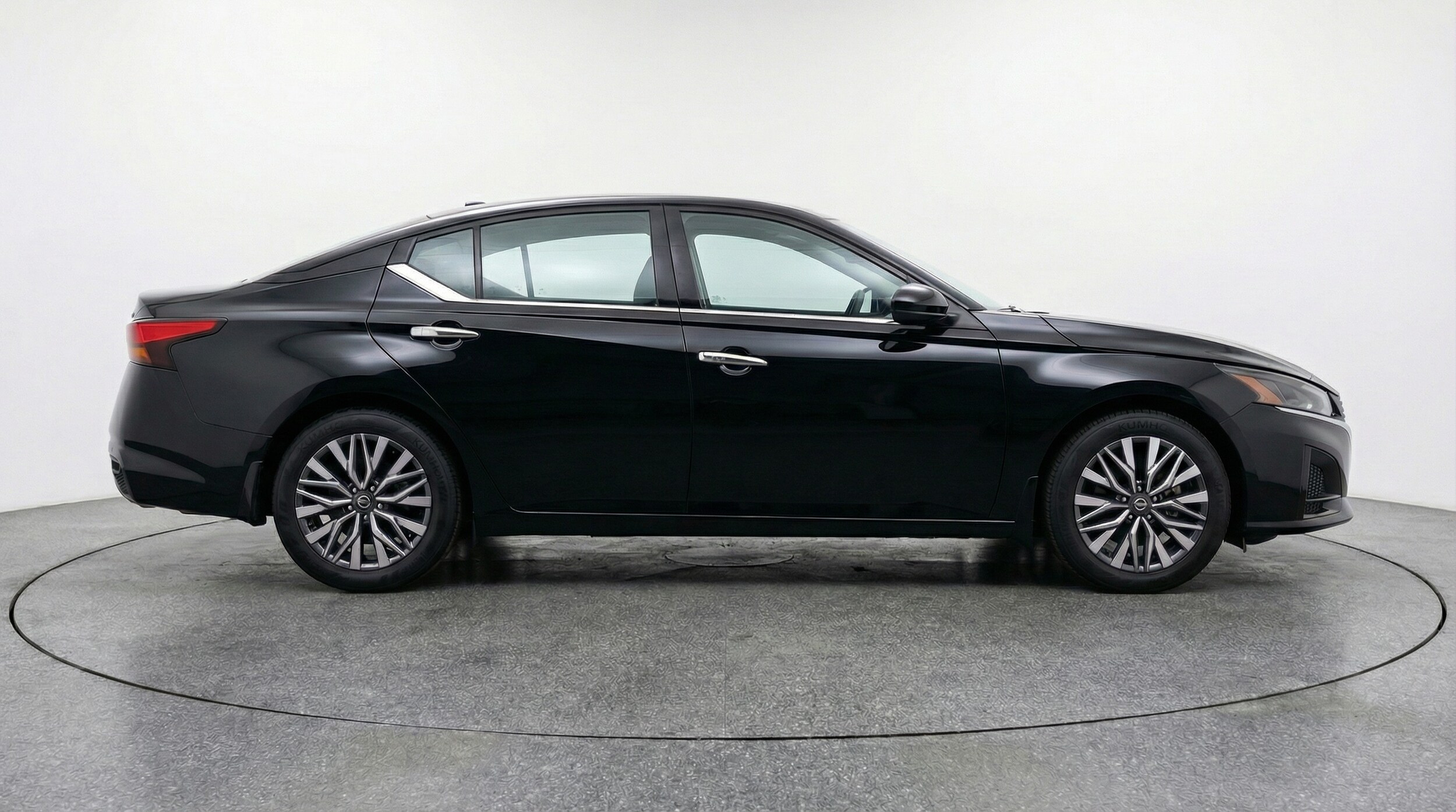 Thumbnail: 2025 Nissan Altima - 8