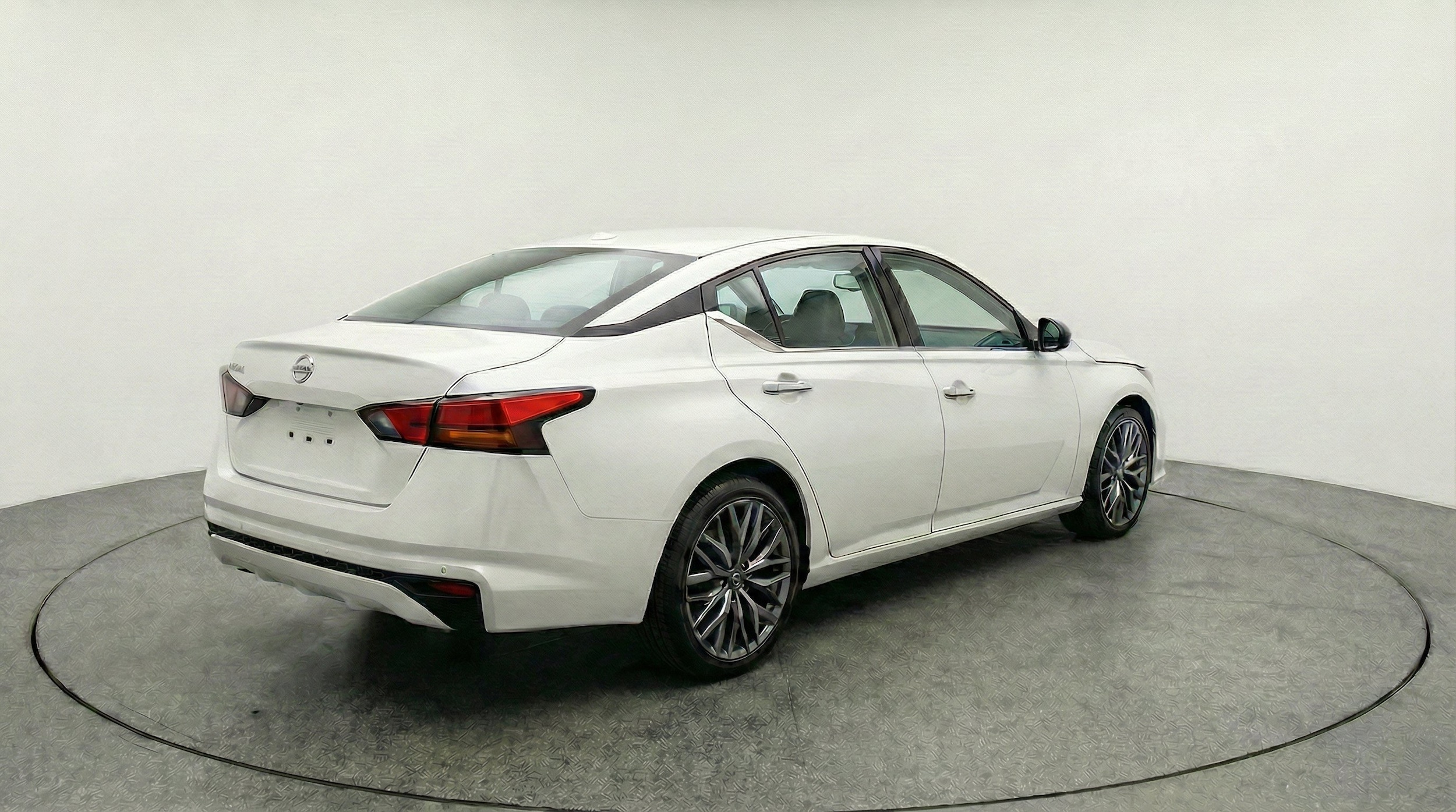 Thumbnail: 2025 Nissan Altima - 9