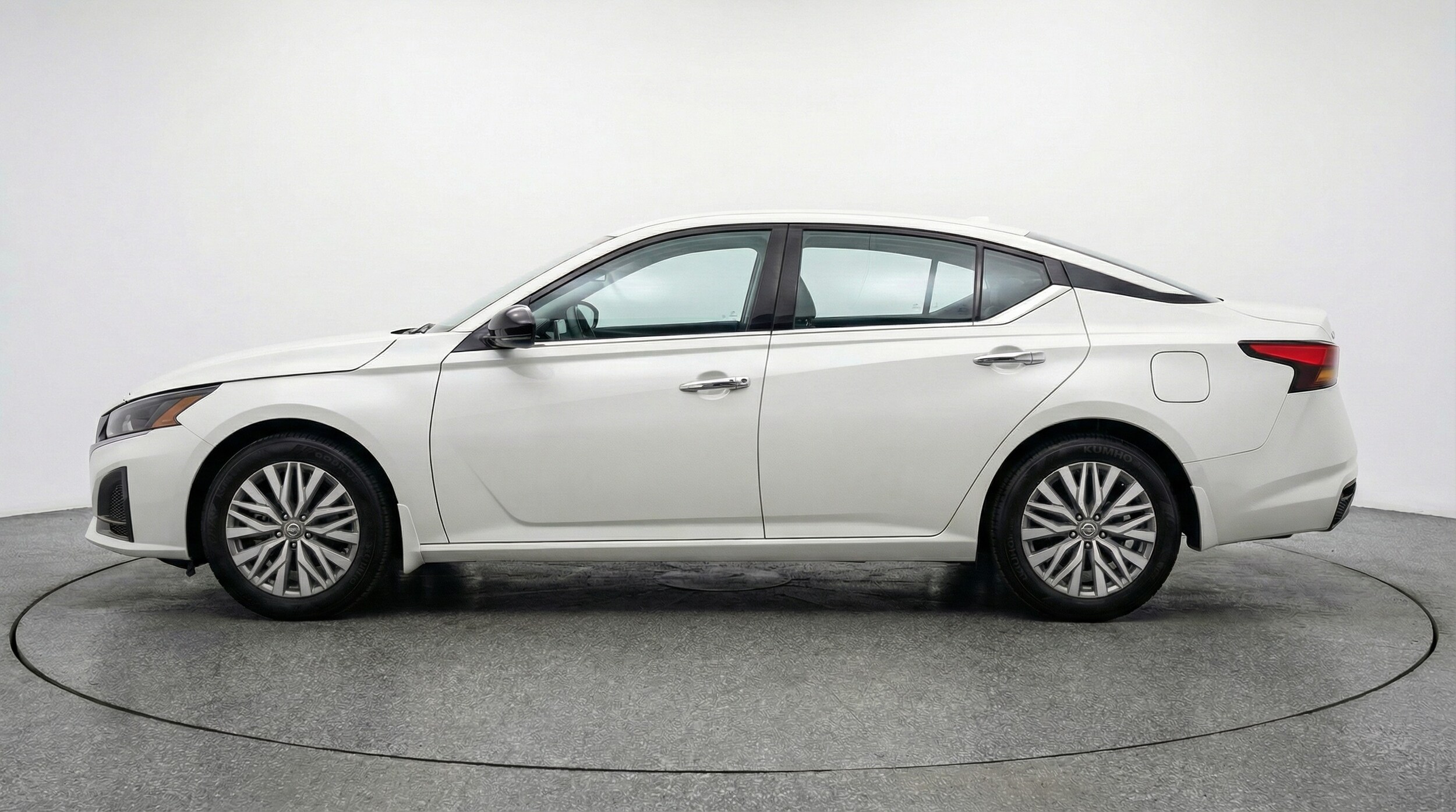 Thumbnail: 2025 Nissan Altima - 4