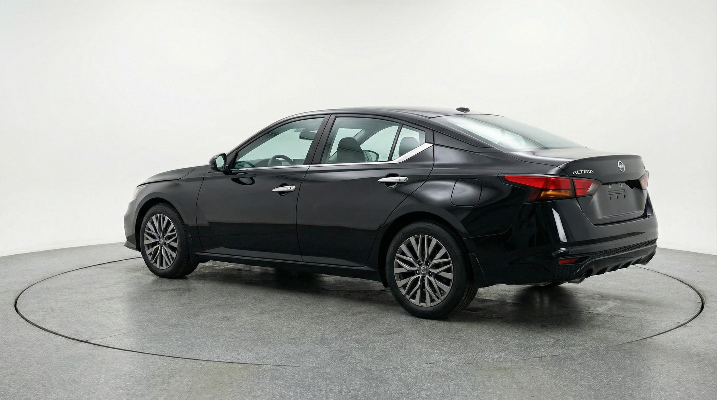 Thumbnail: 2025 Nissan Altima - 5