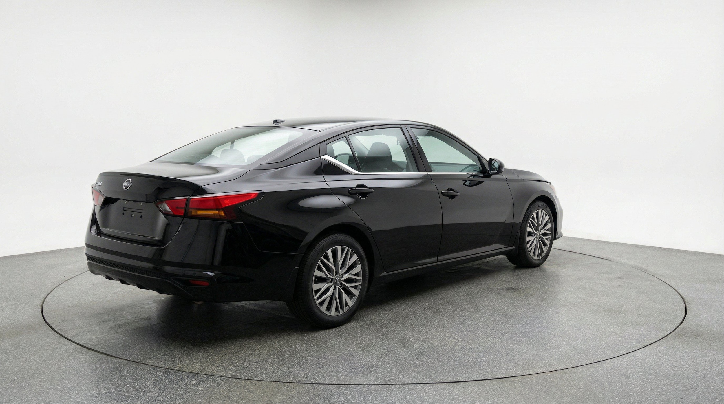 Thumbnail: 2025 Nissan Altima - 9