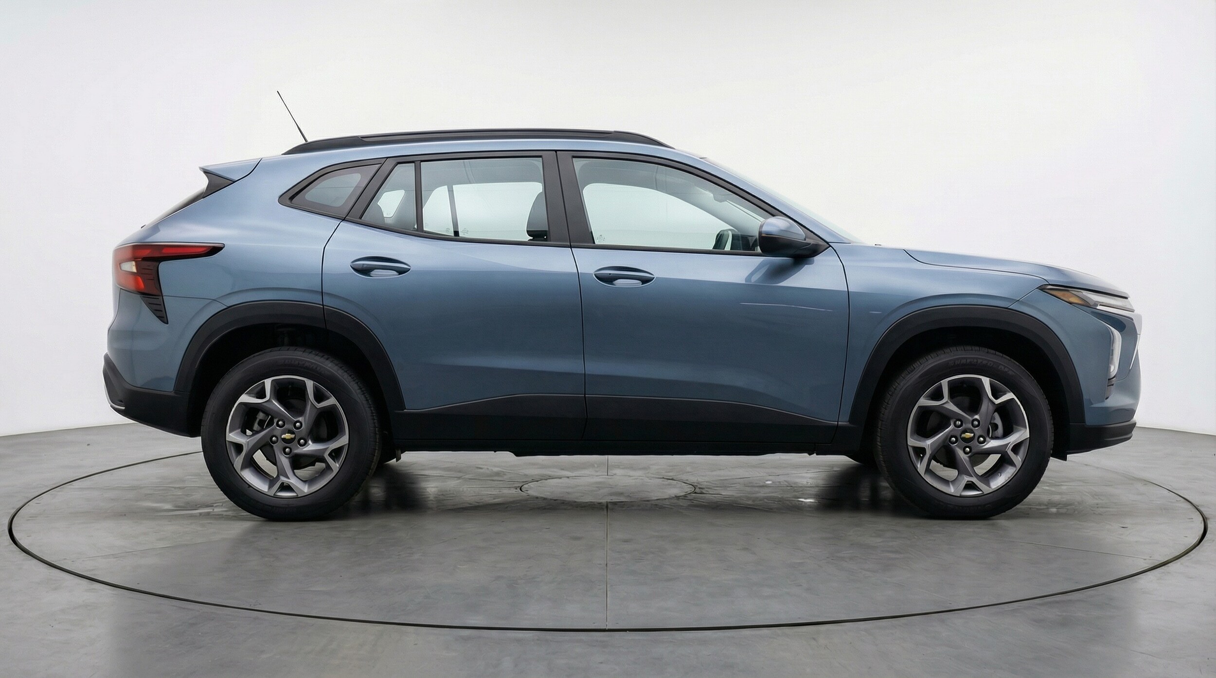 Thumbnail: 2025 Chevrolet Trax - 8