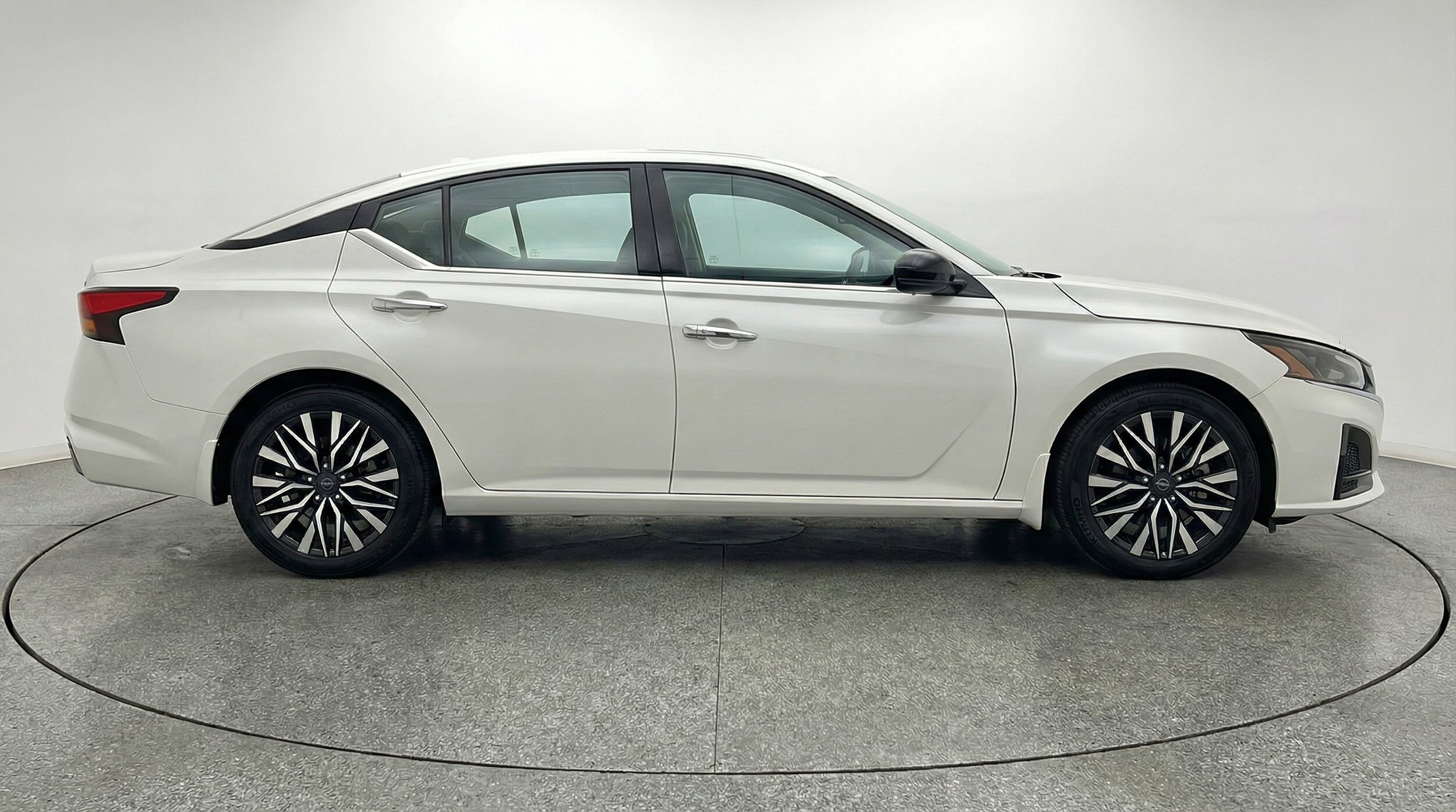 Thumbnail: 2025 Nissan Altima - 8