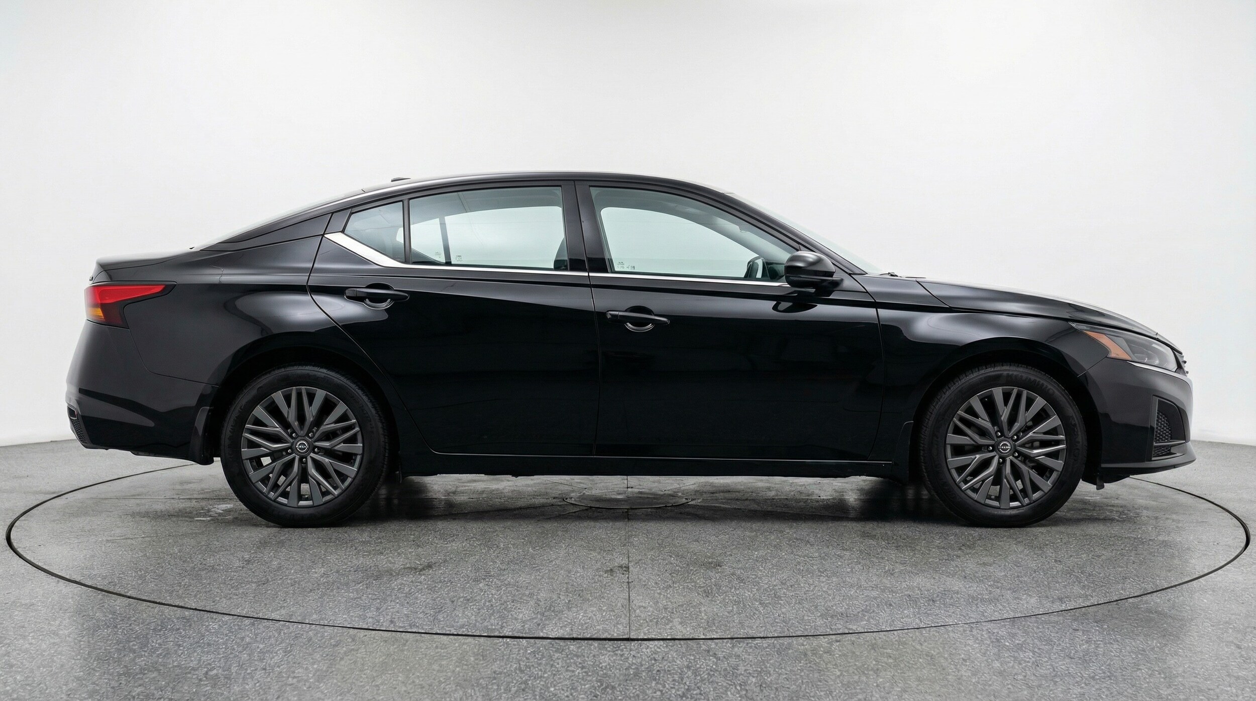 Thumbnail: 2025 Nissan Altima - 8