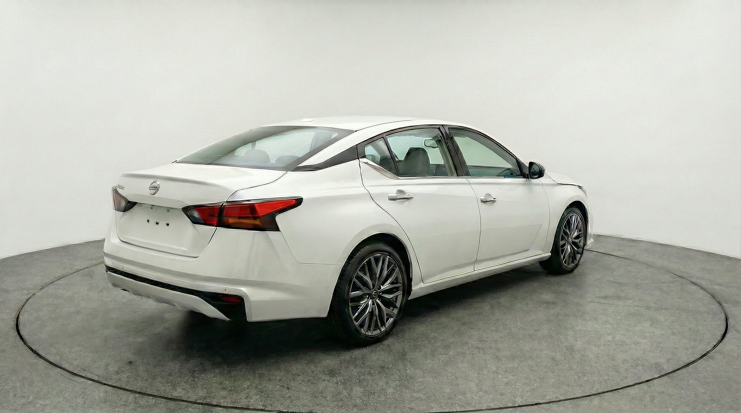 Thumbnail: 2025 Nissan Altima - 9