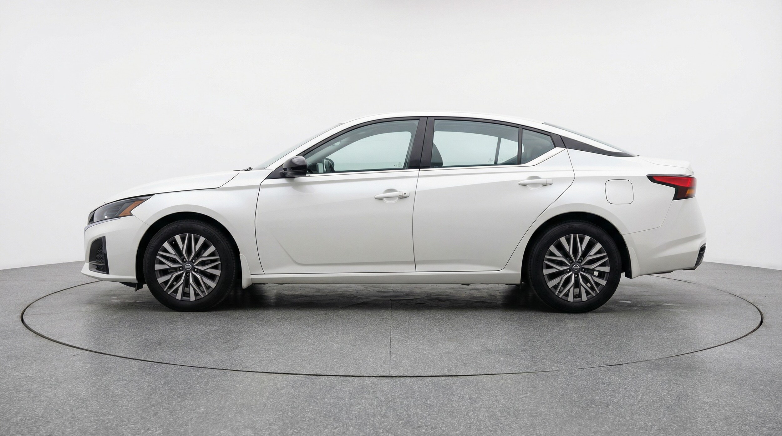 Thumbnail: 2025 Nissan Altima - 4