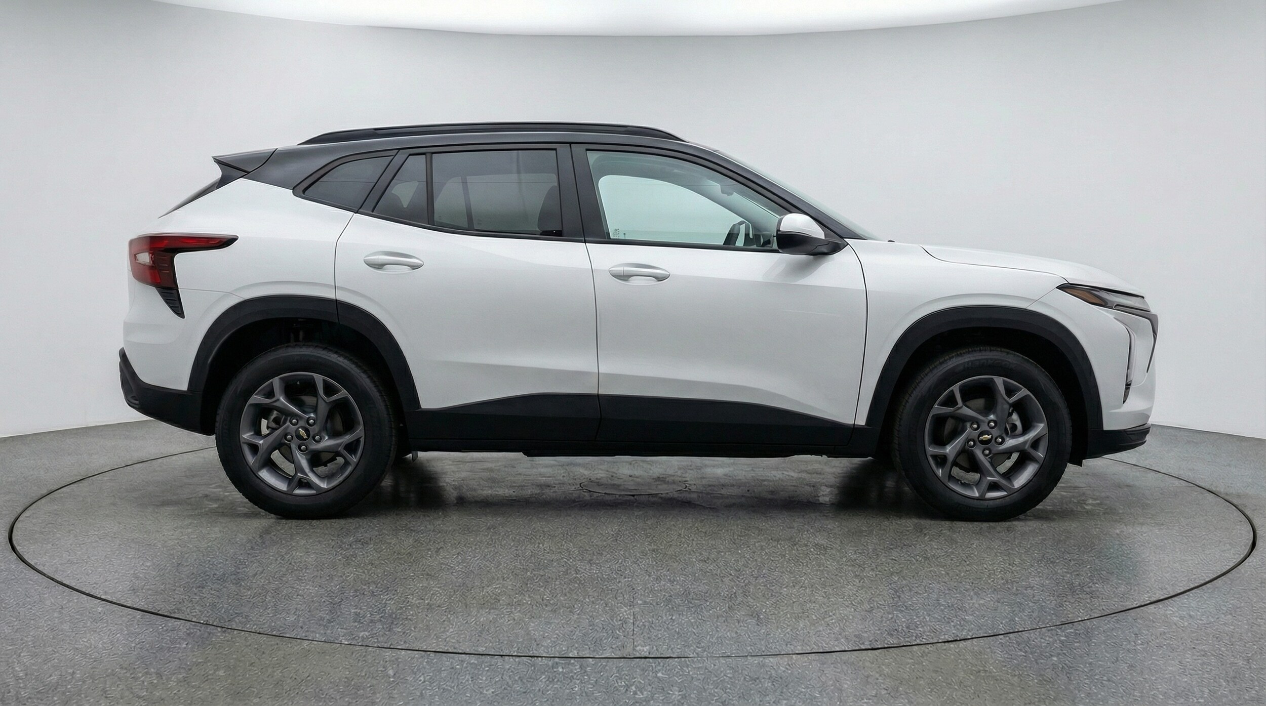 Thumbnail: 2025 Chevrolet Trax - 8