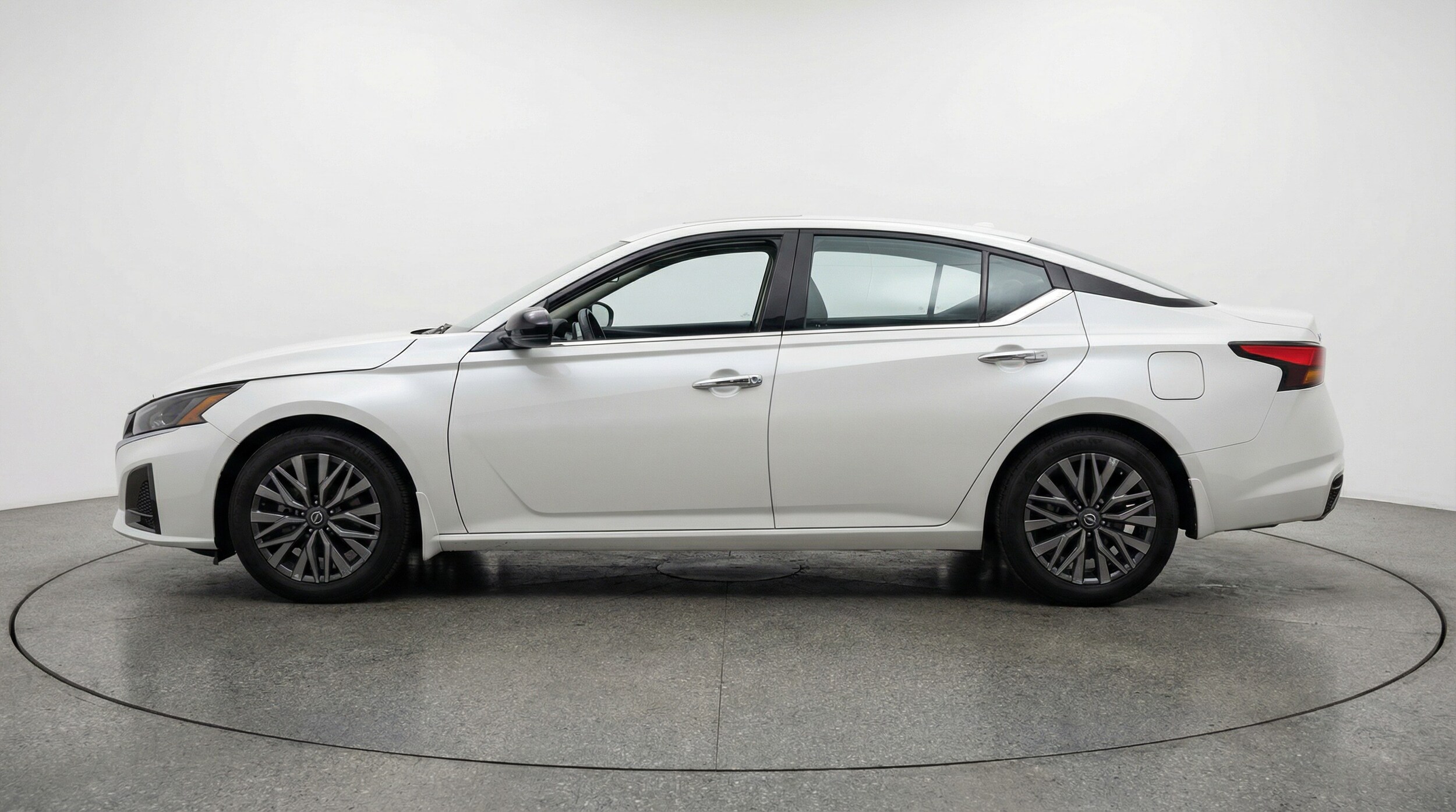 Thumbnail: 2025 Nissan Altima - 4