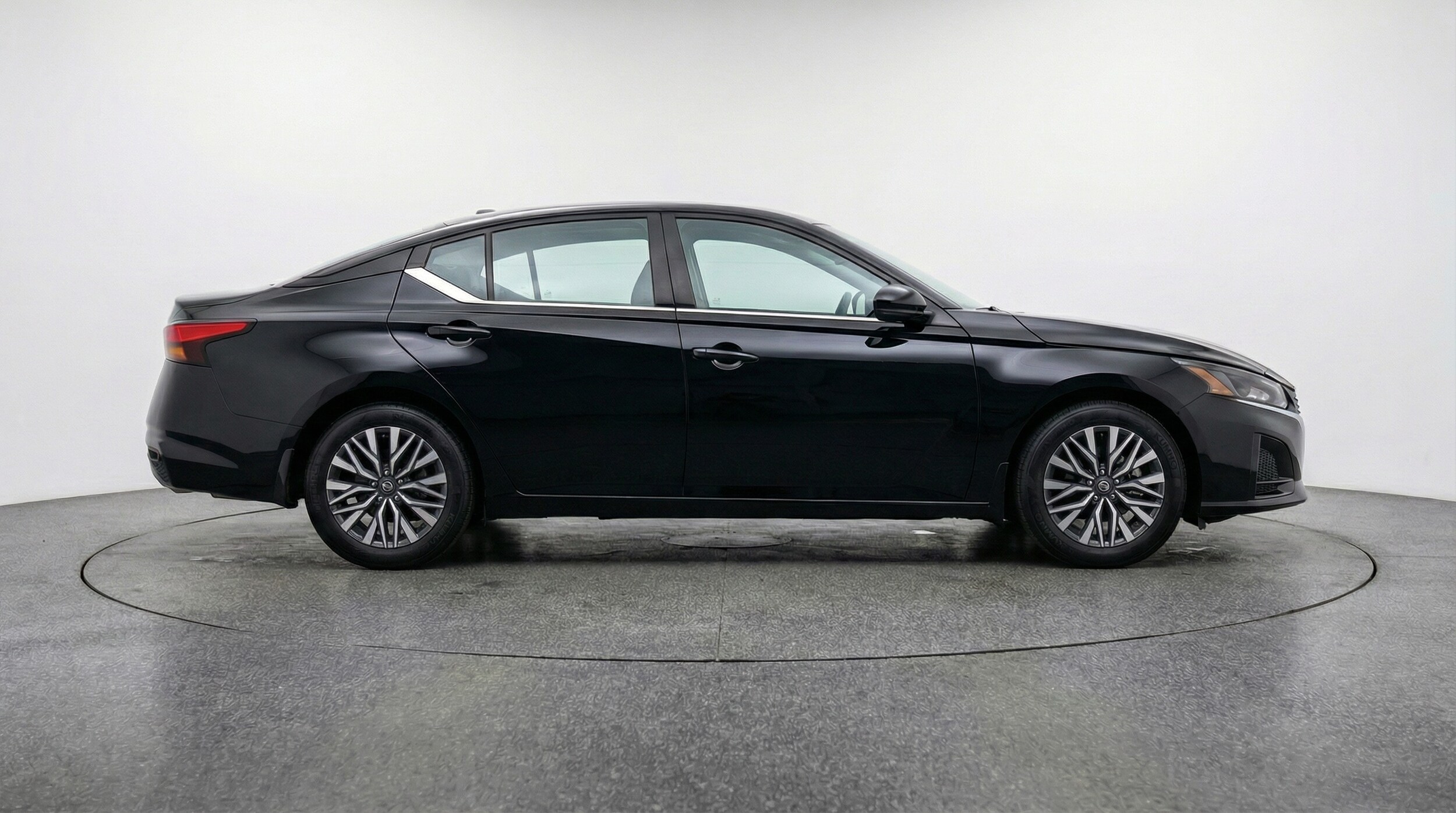 Thumbnail: 2025 Nissan Altima - 8